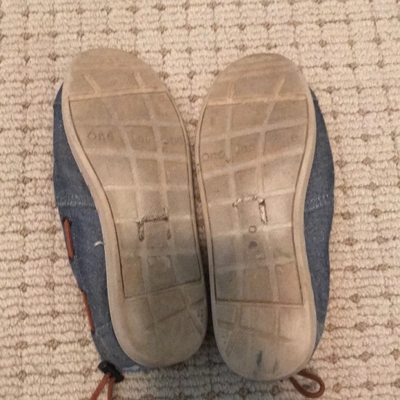 Toms - Picture 2 of 3